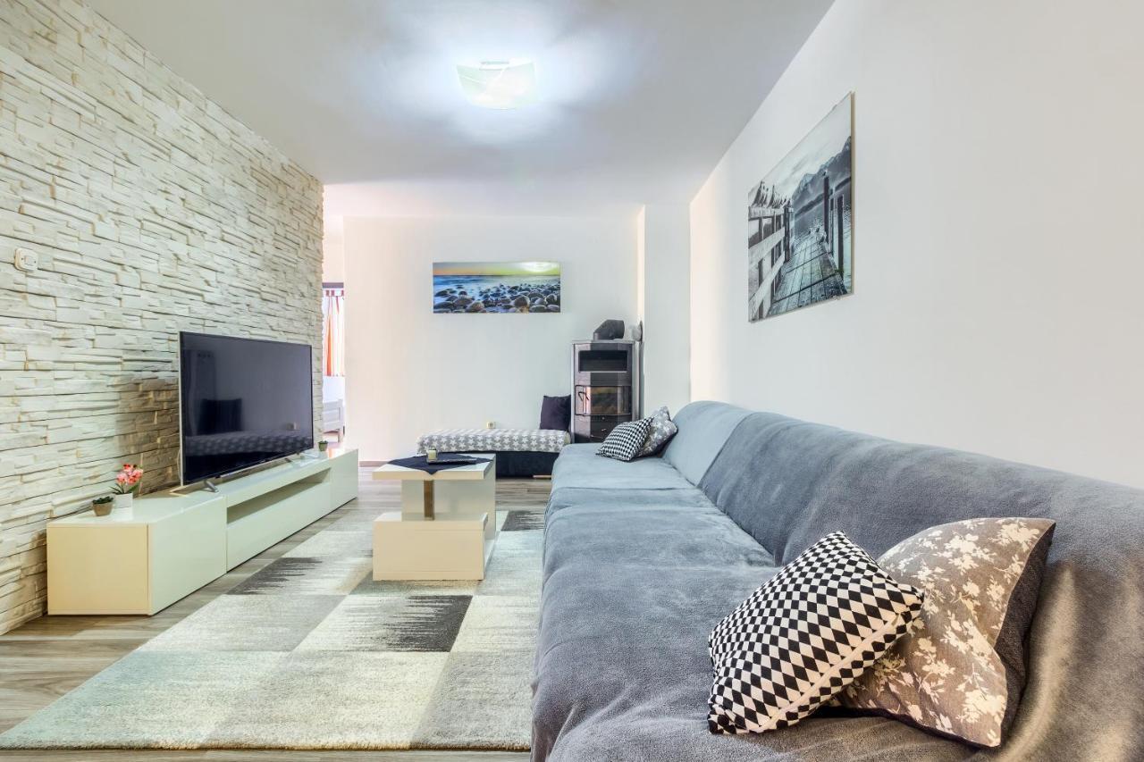 Apartmani Rialto Kakma エクステリア 写真