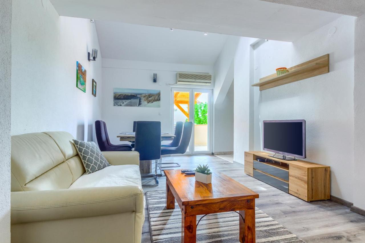 Apartmani Rialto Kakma エクステリア 写真